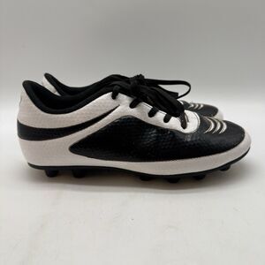 Vizani Indoor Outdoor Soccer Cleats 3.5J White & Black Water Resistant 93342J
